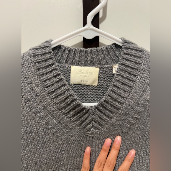 NWOT DOEN Geonna Cashmere V-neck Sweater in Morning Mist Gray - Picture 6 of 12